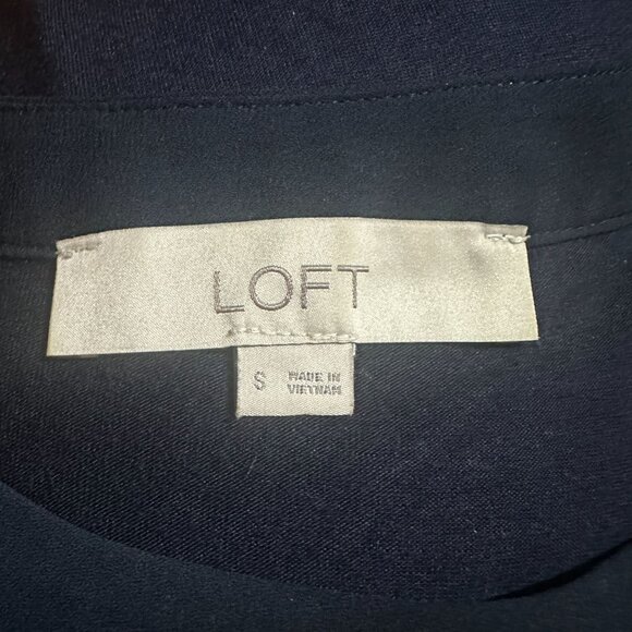 Sleeveless Black Top With Pearl Buttons By Loft - Size S - Polyester & Rayon - Picture 5 of 6